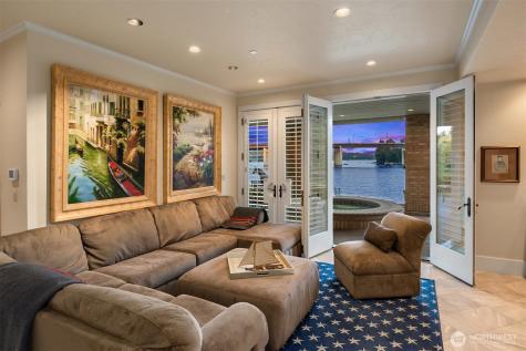 16 Enatai Drive Bellevue WA 98004