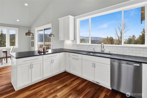 1288 Sandstone Way Bellingham WA 98229