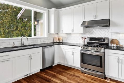 1288 Sandstone Way Bellingham WA 98229