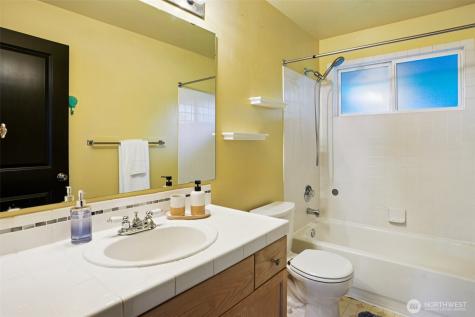 27114 109th Court SE Kent WA 98030