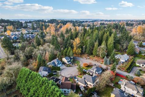 27114 109th Court SE Kent WA 98030