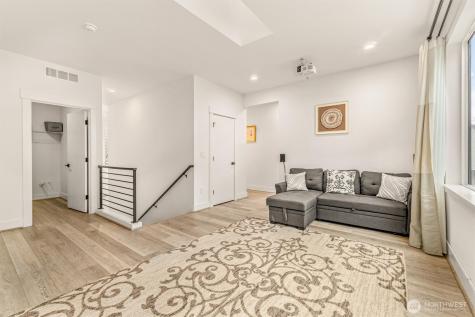 1760 246th Place NE Sammamish WA 98074