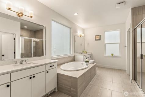 1760 246th Place NE Sammamish WA 98074