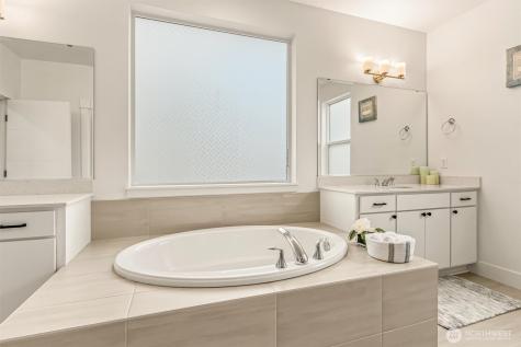 1760 246th Place NE Sammamish WA 98074