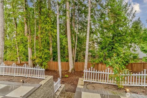 1760 246th Place NE Sammamish WA 98074