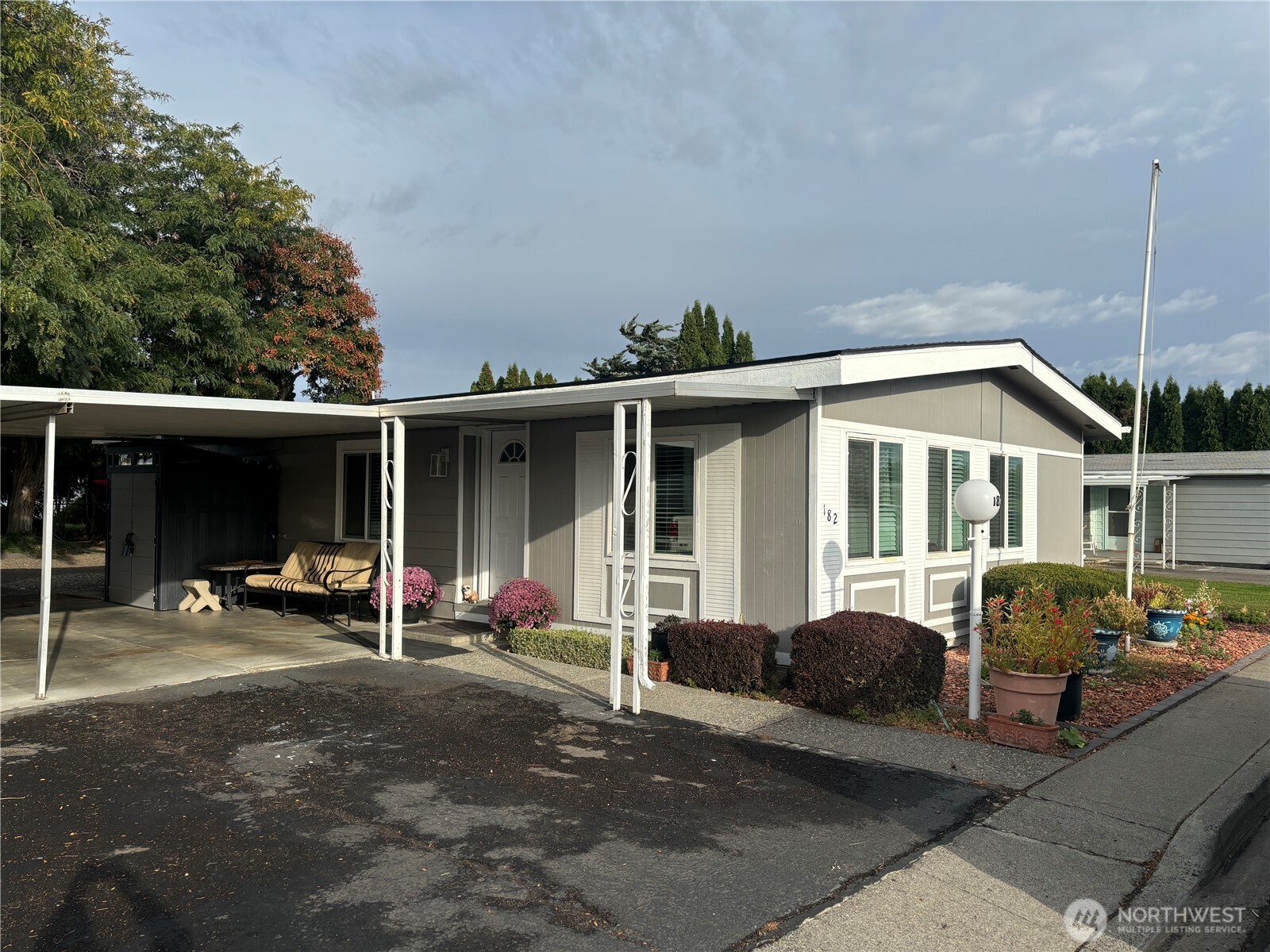 7901 W Clearwater Avenue Kennewick WA 99336