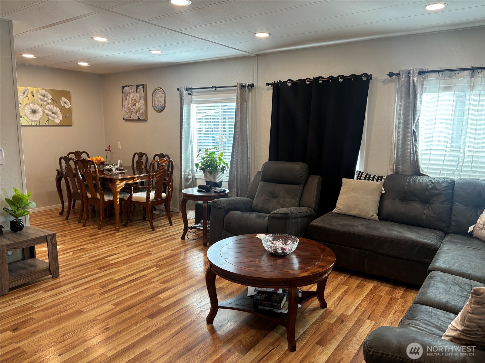 7901 W Clearwater Avenue Kennewick WA 99336