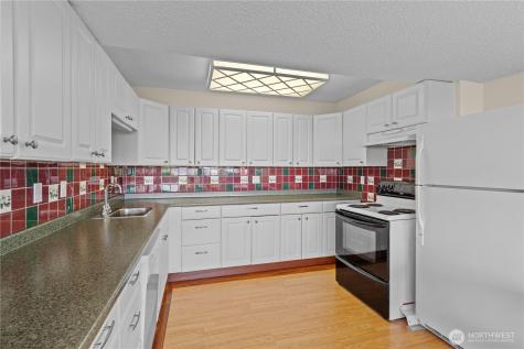 29015 15th Place S Federal Way WA 98003