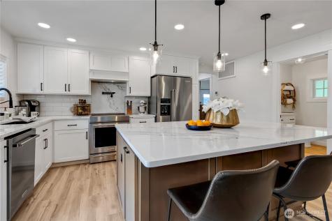 15420 62nd Avenue E Puyallup WA 98375