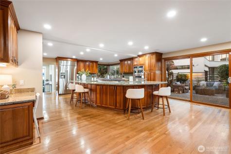 106 Cascade Key Bellevue WA 98006