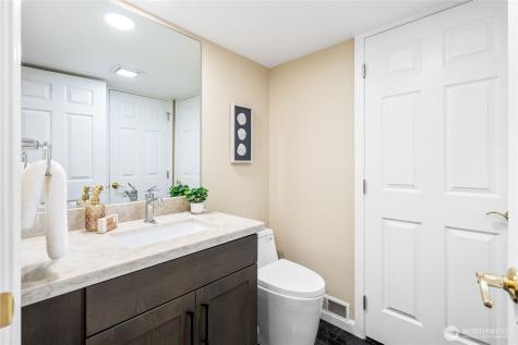 106 Cascade Key Bellevue WA 98006