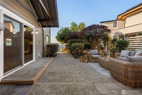 106 Cascade Key Bellevue WA 98006