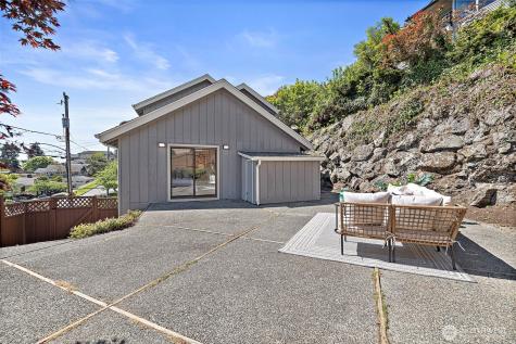 3415 24th Avenue W Seattle WA 98199