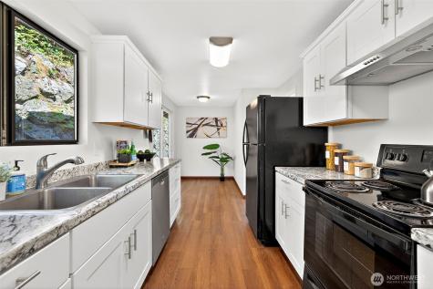 3415 24th Avenue W Seattle WA 98199