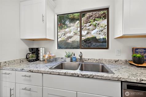 3415 24th Avenue W Seattle WA 98199