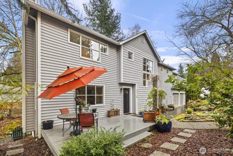 2710 105TH Seattle WA 98125