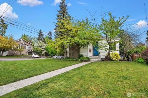 8622 17th Avenue NE Seattle WA 98115