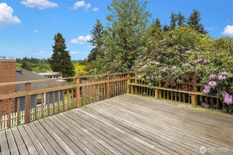 8622 17th Avenue NE Seattle WA 98115