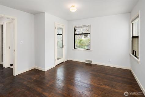 8622 17th Avenue NE Seattle WA 98115
