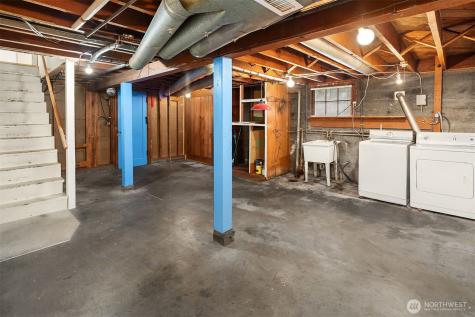 8622 17th Avenue NE Seattle WA 98115