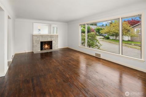 8622 17th Avenue NE Seattle WA 98115