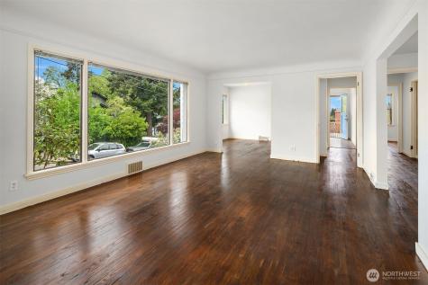 8622 17th Avenue NE Seattle WA 98115