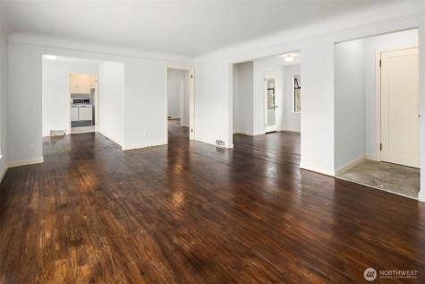 8622 17th Avenue NE Seattle WA 98115