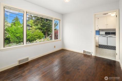 8622 17th Avenue NE Seattle WA 98115