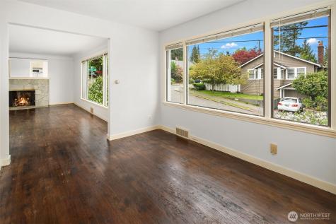 8622 17th Avenue NE Seattle WA 98115