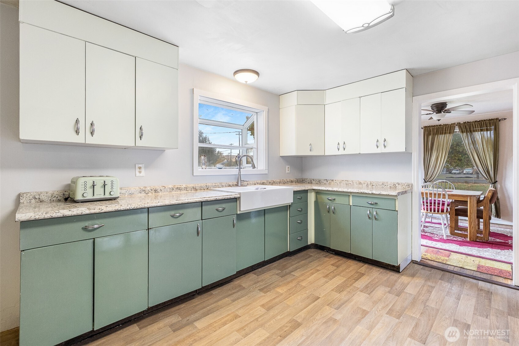 32105 S Finley Road Kennewick WA 99337