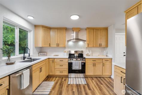 1136 Davis Lake Road Morton WA 98356