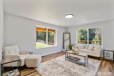 1136 Davis Lake Road Morton WA 98356