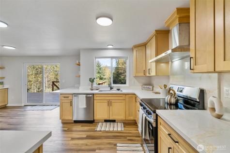 1136 Davis Lake Road Morton WA 98356
