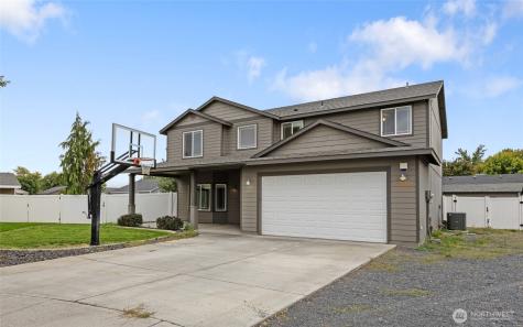 1059 July Court Moses Lake WA 98837