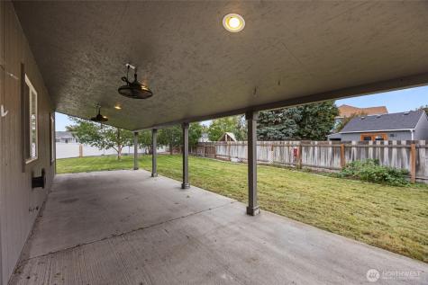 1059 July Court Moses Lake WA 98837