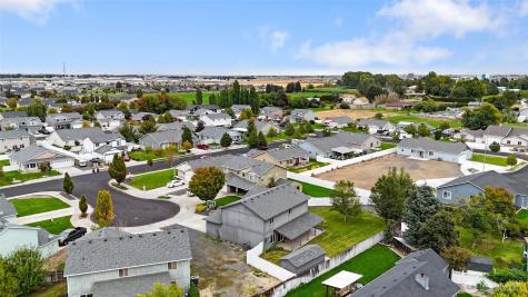 1059 July Court Moses Lake WA 98837