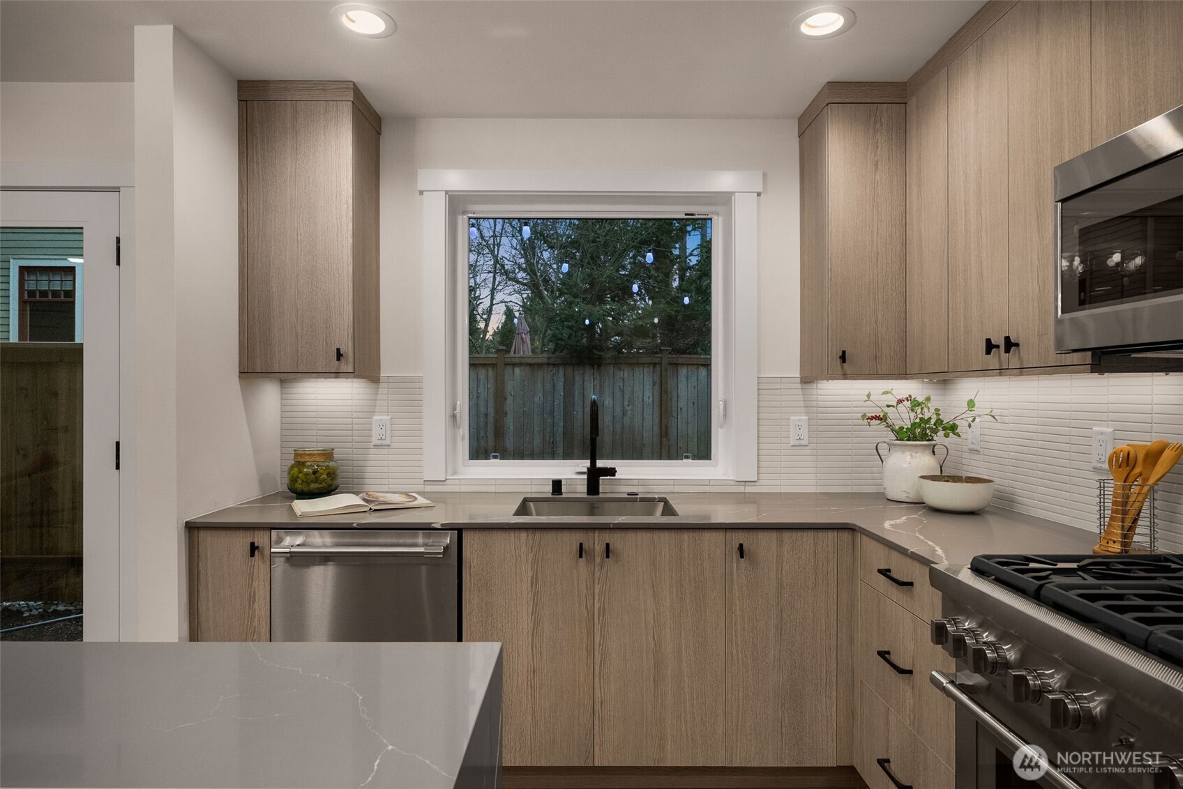 809 W Armour Street Seattle WA 98119