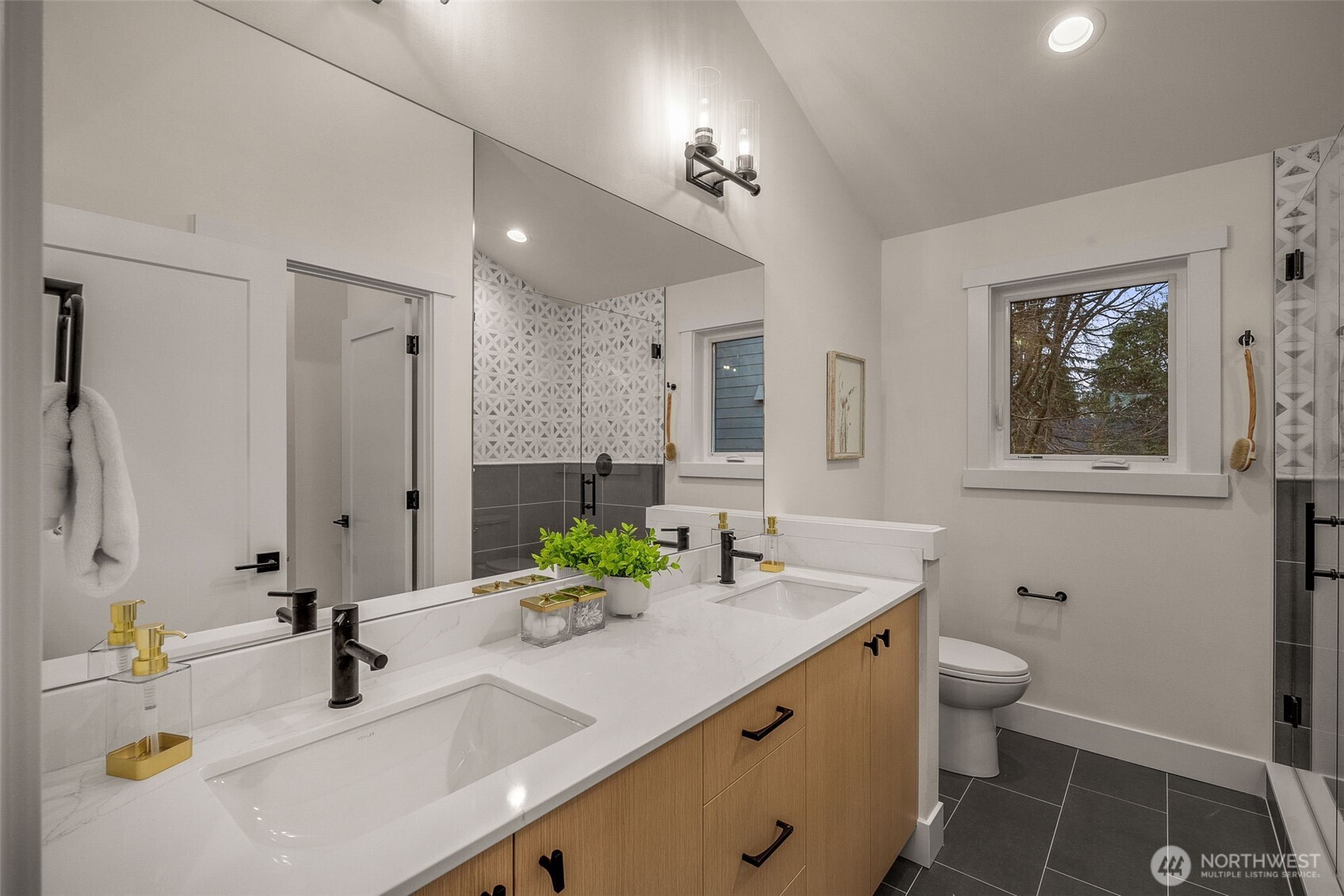 809 W Armour Street Seattle WA 98119