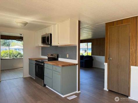 20 Meander Way Aberdeen WA 98520