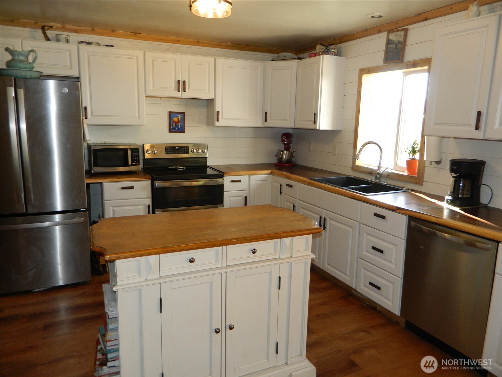 1650 Highway 7 Oroville WA 98844