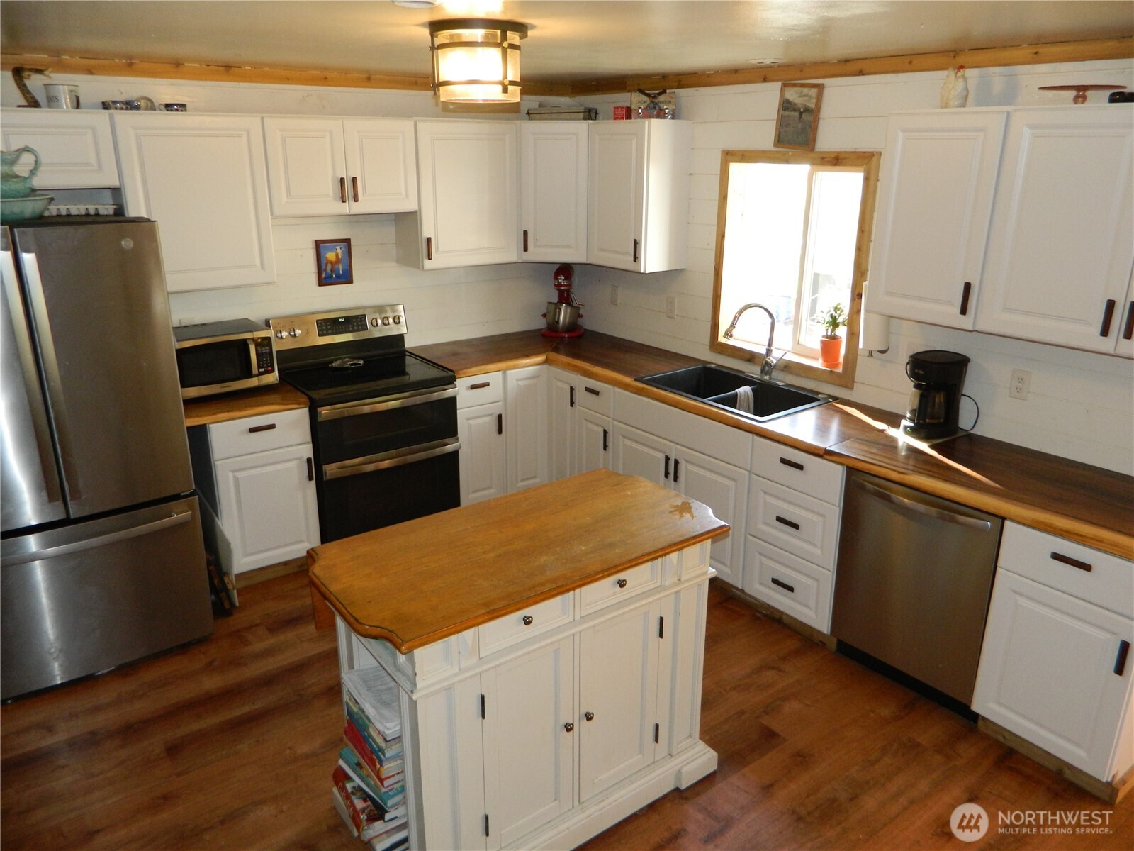 1650 Highway 7 Oroville WA 98844