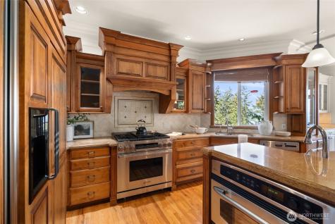 15889 25th Avenue SW Burien WA 98166