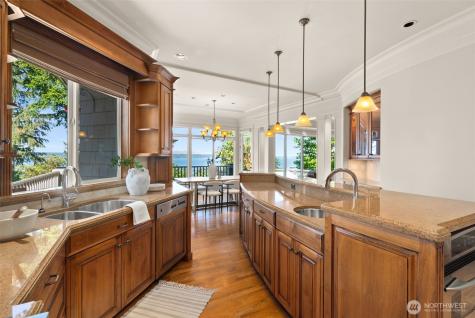15889 25th Avenue SW Burien WA 98166