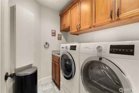15889 25th Avenue SW Burien WA 98166