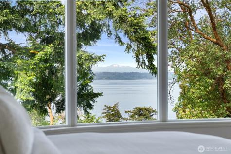 15889 25th Avenue SW Burien WA 98166