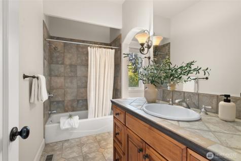 15889 25th Avenue SW Burien WA 98166