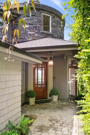 15889 25th Avenue SW Burien WA 98166