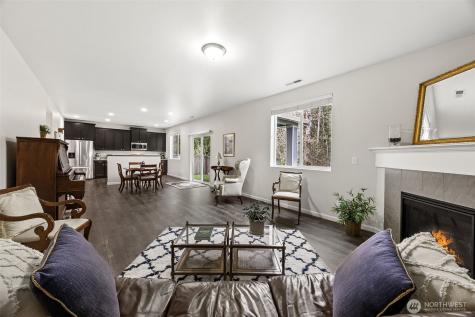 6513 Summerwood Drive E Puyallup WA 98373