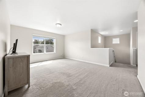 6513 Summerwood Drive E Puyallup WA 98373