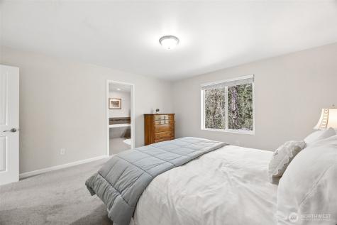 6513 Summerwood Drive E Puyallup WA 98373